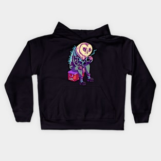 Barn owl bums a smoke Kids Hoodie